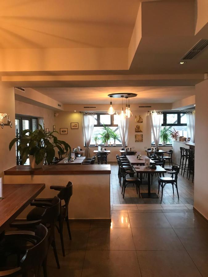 Restaurace A Penzion U Klasku Оломоуц Екстериор снимка